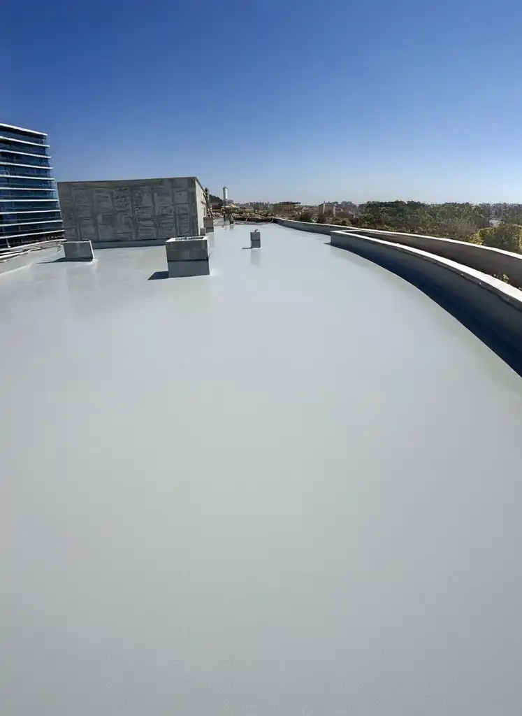 Endüstriyel Çatı Izolasyonu Polyurea Kaplama Aşaması